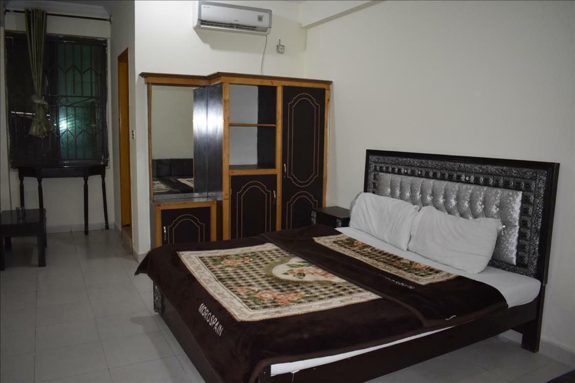 Mehran Hotel Равалпинди Екстериор снимка