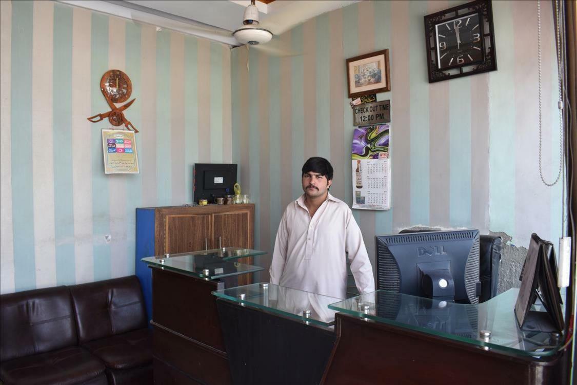 Mehran Hotel Равалпинди Екстериор снимка