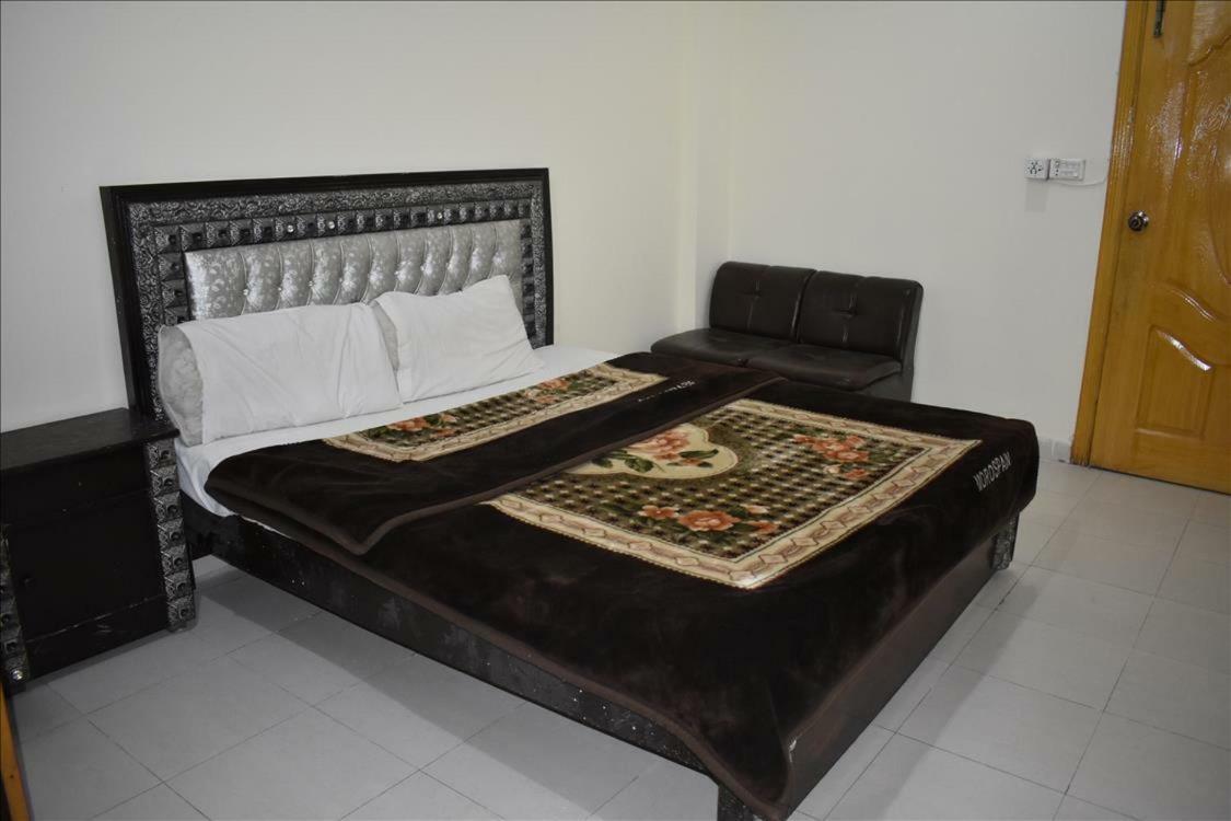 Mehran Hotel Равалпинди Екстериор снимка